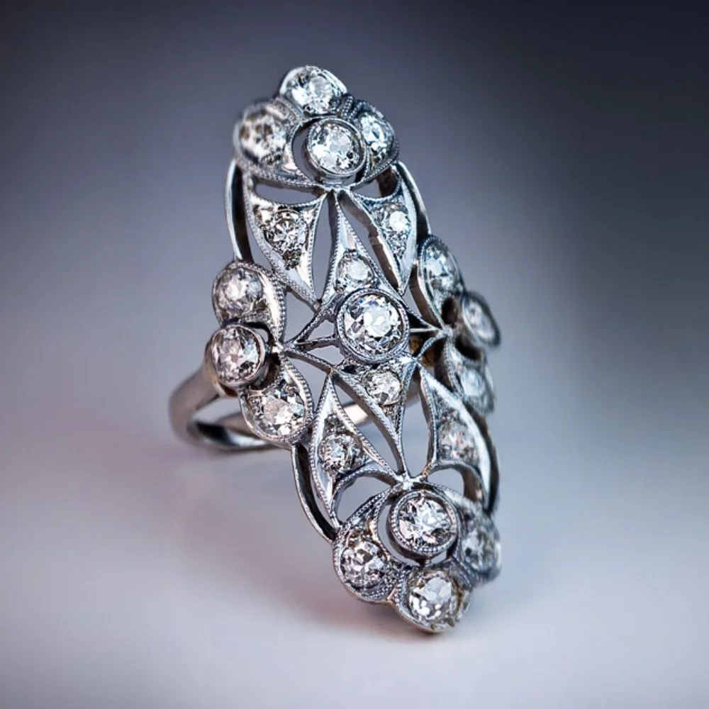 😍Retro Flower Design Silver Plated Noble Hollow Vintage Ring for Women, L203